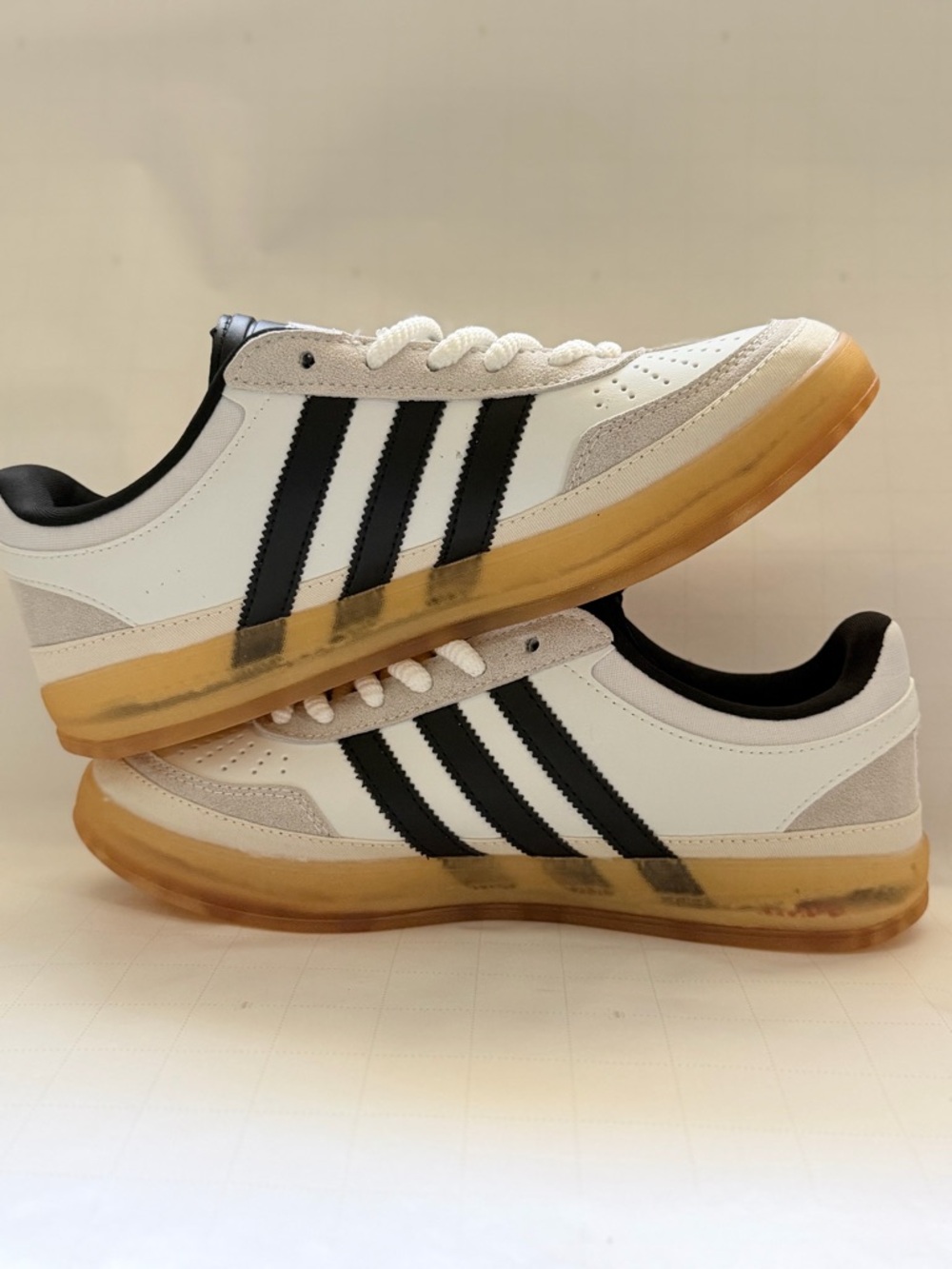 adidas Men’s White Black Gray Low-Top Sneakers - Picture 2 of 5